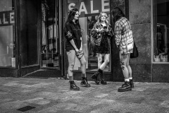 SCHOENTGEN Pierre-André, Dublin girls, monochrome, street