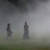 DUBIEF Monique, Ballade dans la brume, couleur, street