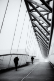 GAYET Nathalie, Akrobaten Bridge,  monochrome, street