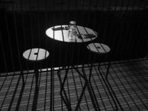 VICARI Alain table et chaises monochrome street