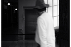 BROUSSARD Simon Homme au chapeau monochrome street