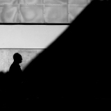 Vicari Alain, en bas de la rampe, monochrome, street