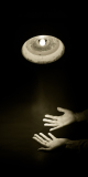 Coudun Jean-Luc, Sous la lampe, monochrome, minimaliste