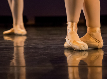 DARNAULT Assunta, Chaussons de danse, couleur, minimaliste